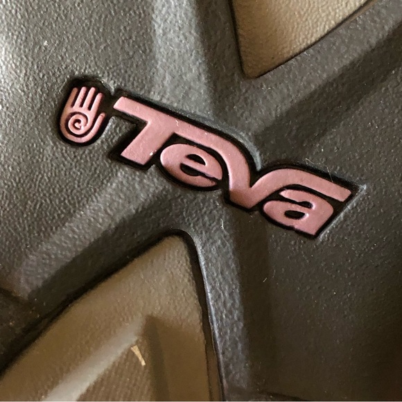 Teva black and purple adjustable strap sandal 9 - Picture 6 of 7